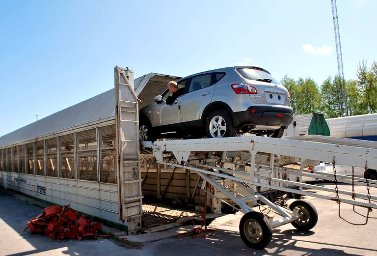 Перевозка авто сеткой из Хабаровска в Новосибирск