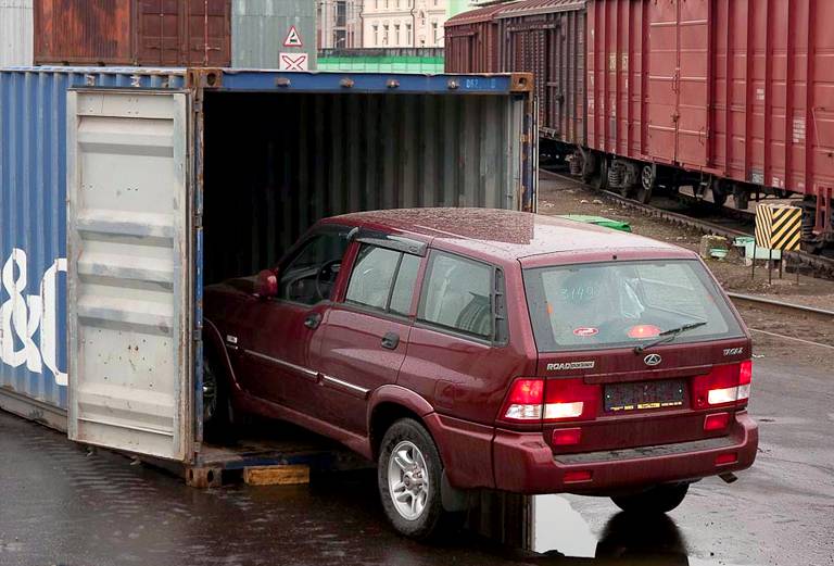 Железнодорожные перевозки машины  из Тюмени в Санкт-Петербург